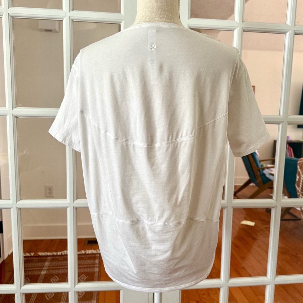 Lululemon Back in Action Short Sleeve Tee - Picture 6 of 9